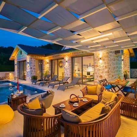 Hotel Kontes / Kalkan 4*